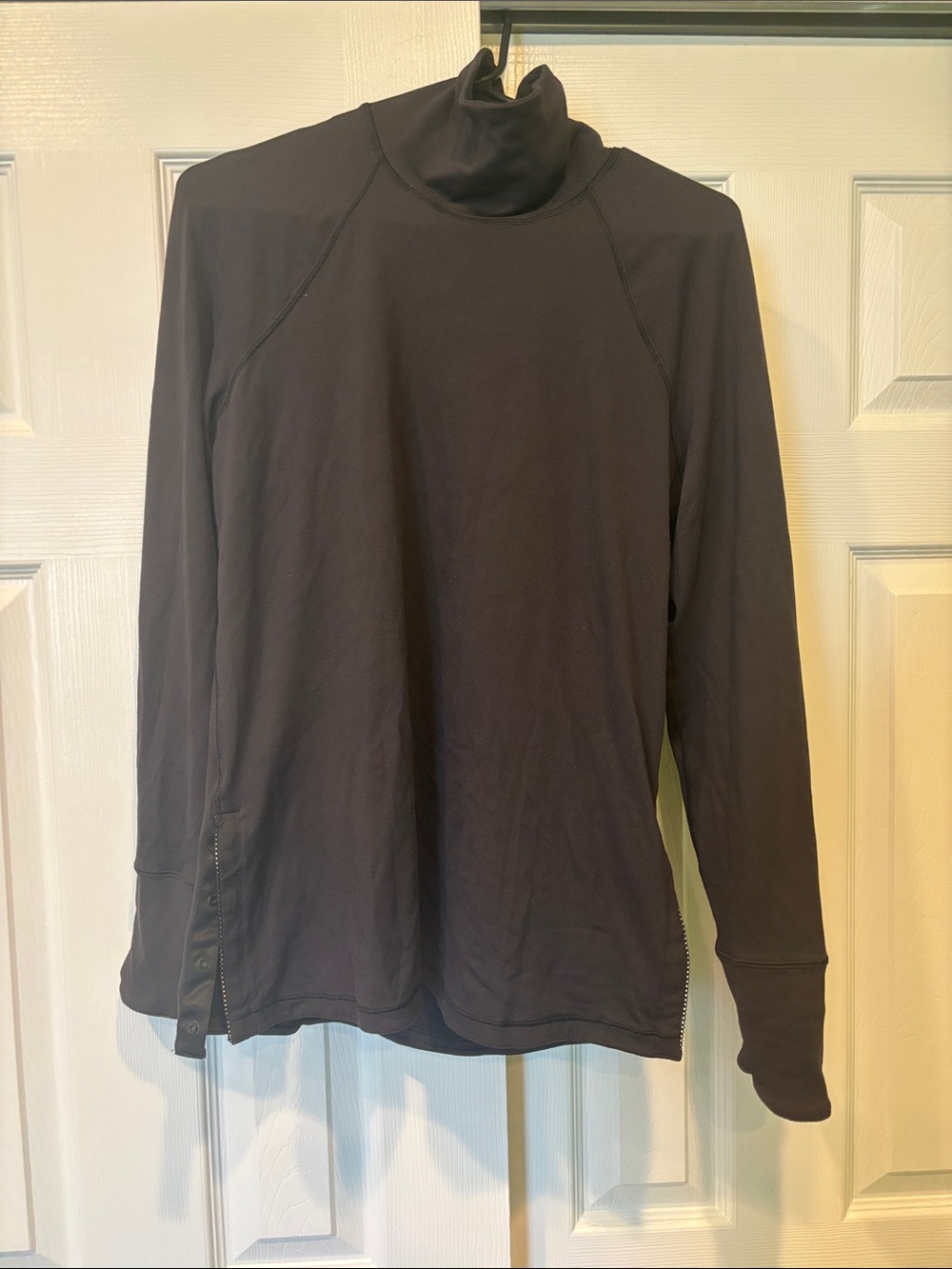 Lululemon Women’s Black Mockneck Long Sleeve Pullover